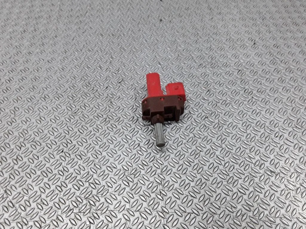 Brake pedal sensor switch – Ford Galaxy (1995-2000)