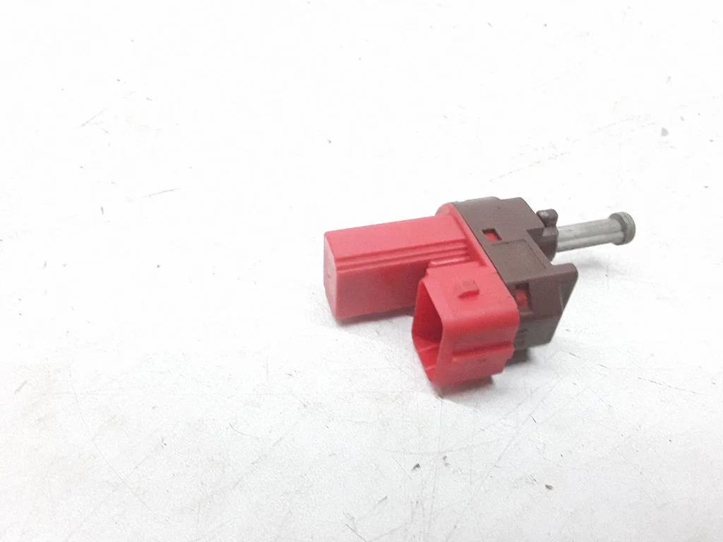 Brake pedal sensor switch – Ford Mondeo Mk III (2000-2007)
