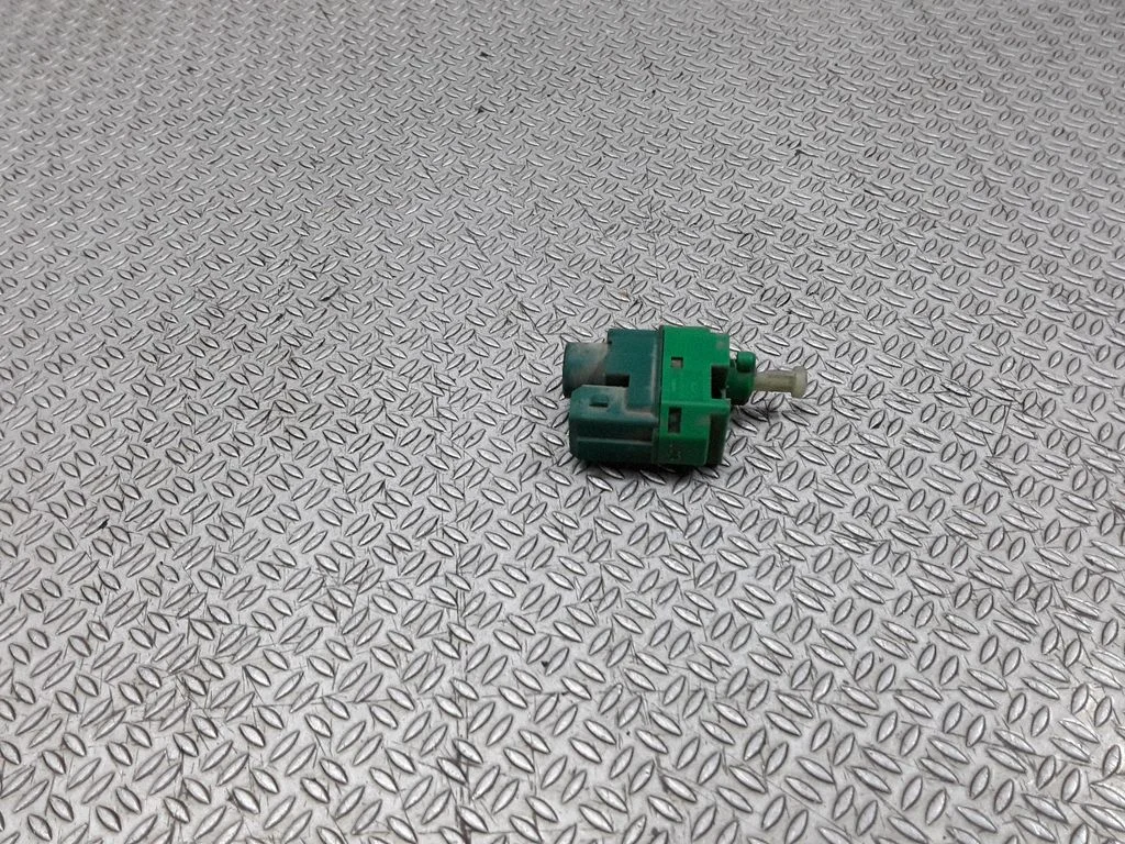 Brake pedal sensor switch – Ford Fiesta (2002-2005)