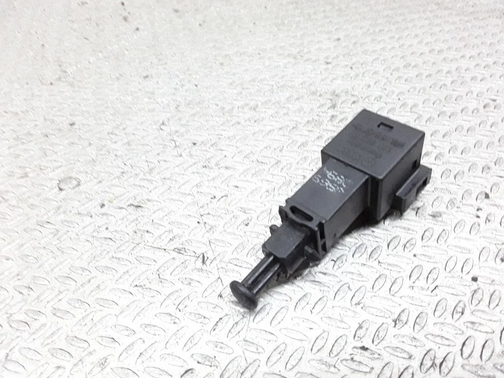 Brake pedal sensor switch – Volkswagen Golf IV (1998-2005)