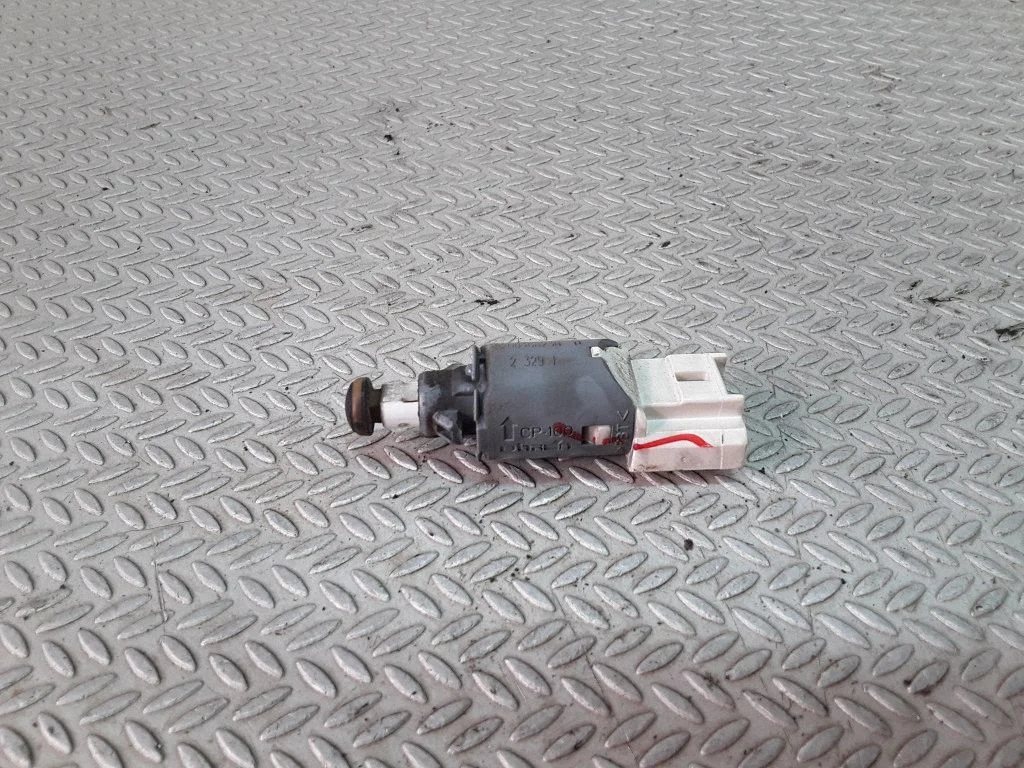 Brake pedal sensor switch – Renault Megane II (2002-2005)