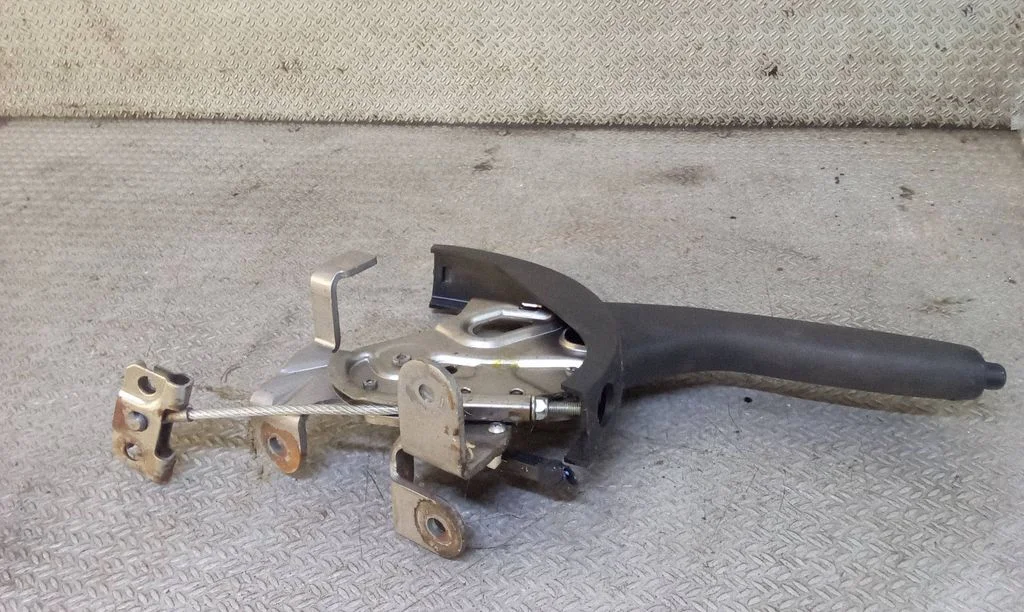 Handbrake/parking brake lever assembly – Nissan Note (E12) (2014-2016)