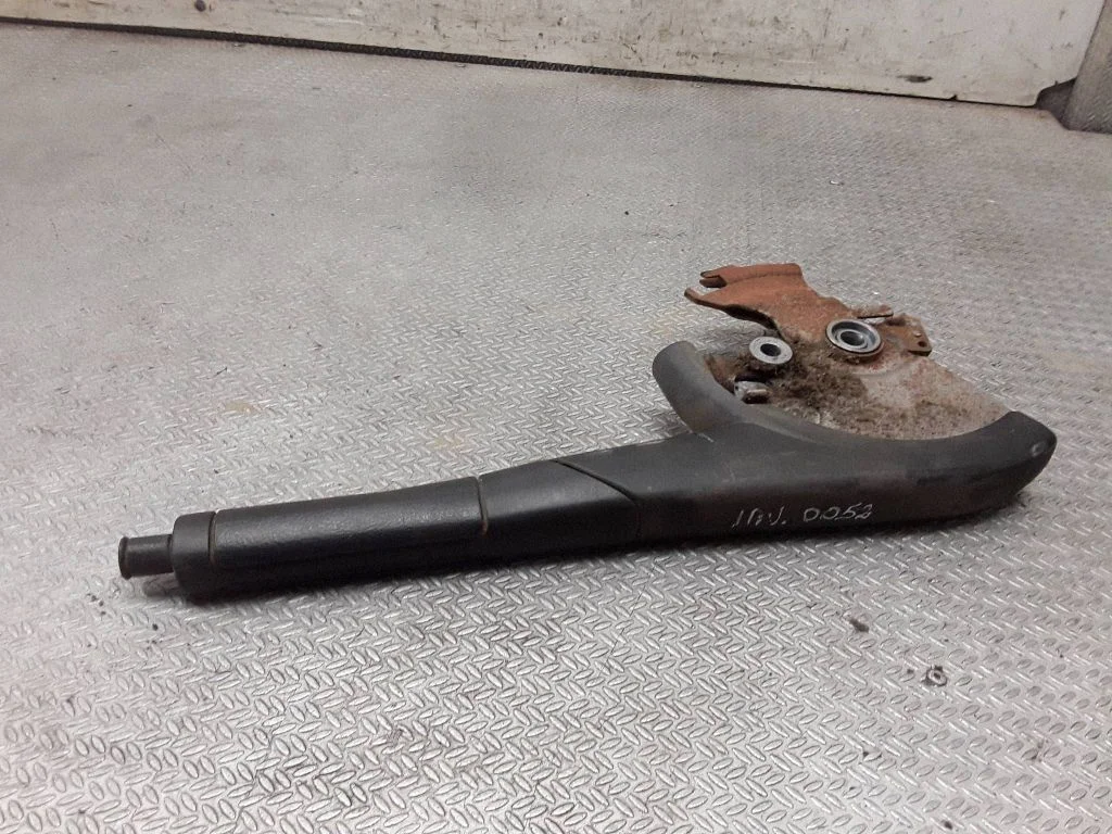 Handbrake/parking brake lever assembly