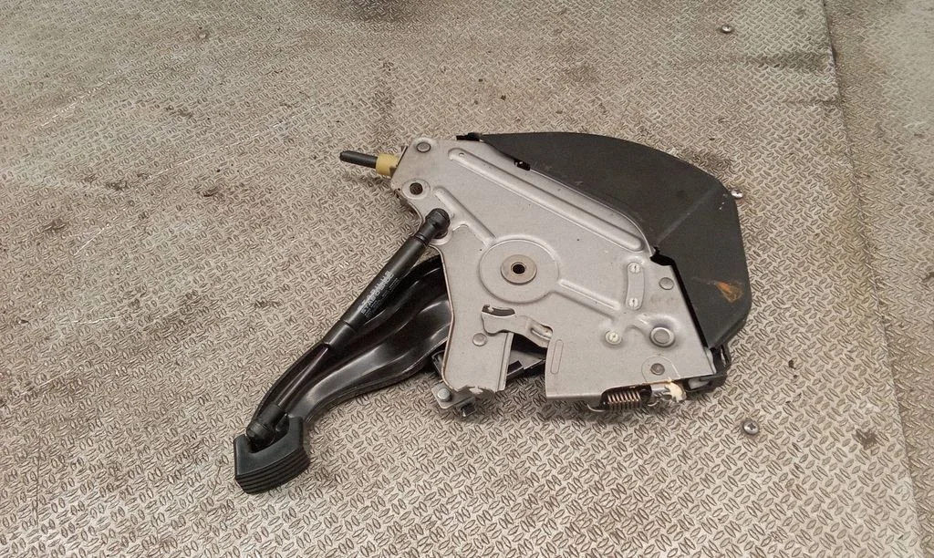 Handbrake/parking brake lever assembly – Audi Q7 4L (2005-2015)