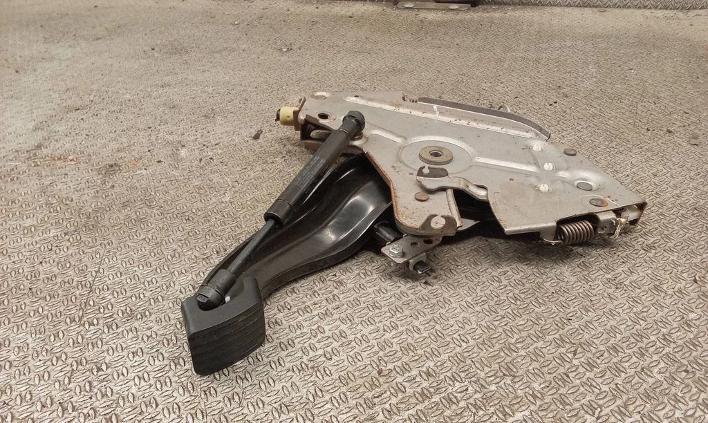 Handbrake/parking brake lever assembly – Porsche Cayenne (9PA) (2002-2010)