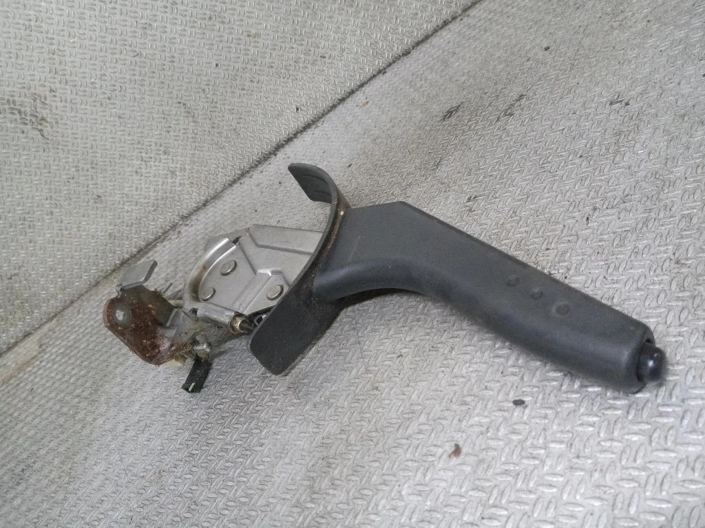 Handbrake/parking brake lever assembly – Nissan Note (E11) (2006-2014)