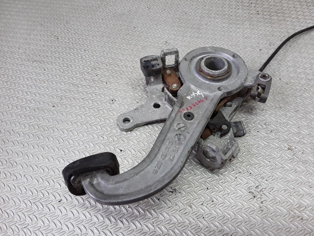 Handbrake/parking brake lever assembly – Mercedes-Benz S-Class W220 (1998-2006)