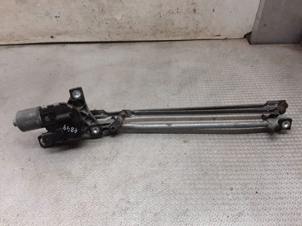 Front wiper linkage and motor – Volvo V50 (2004-2007)