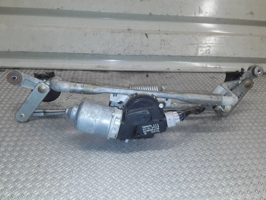 Mechanizm wycieraczek z silniczkiem – Toyota Verso (2009-2018)