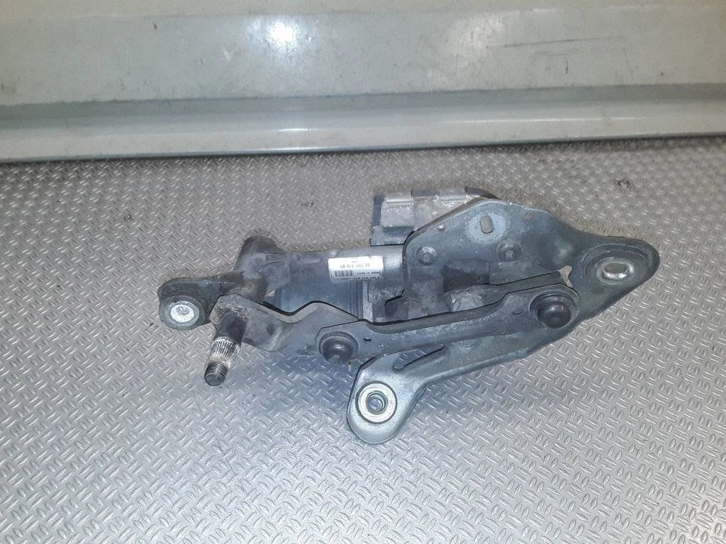 Front wiper linkage and motor