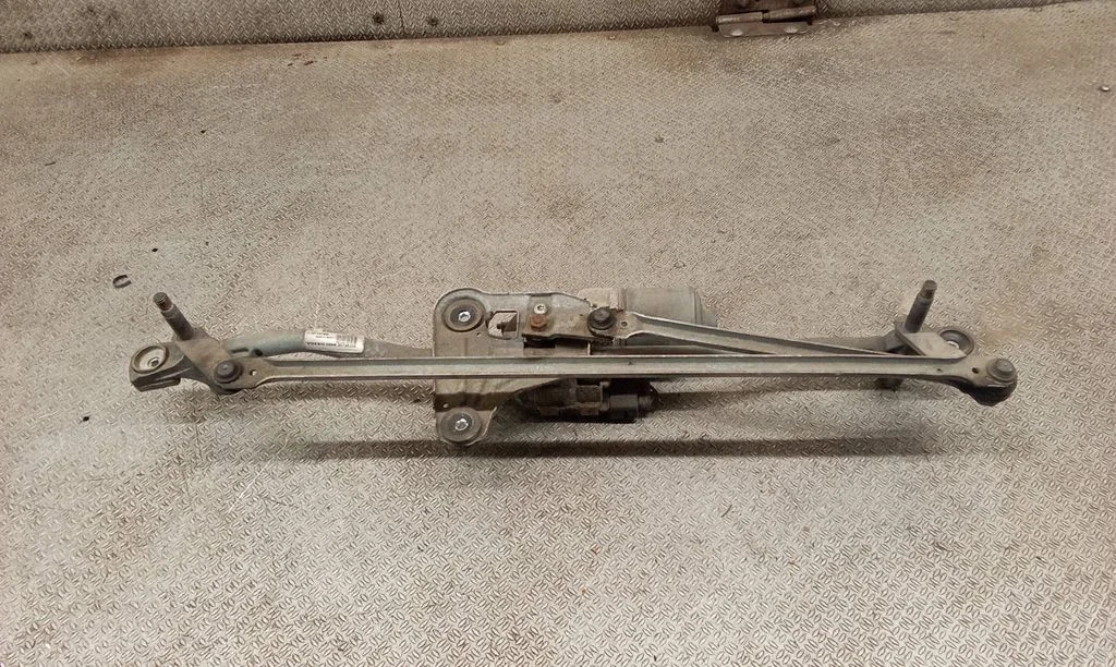 Front wiper linkage and motor – Volvo V70 (2008-2013)
