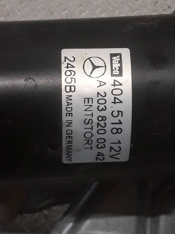 Front wiper linkage and motor – Mercedes-Benz C-Class W203 (2000-2007)