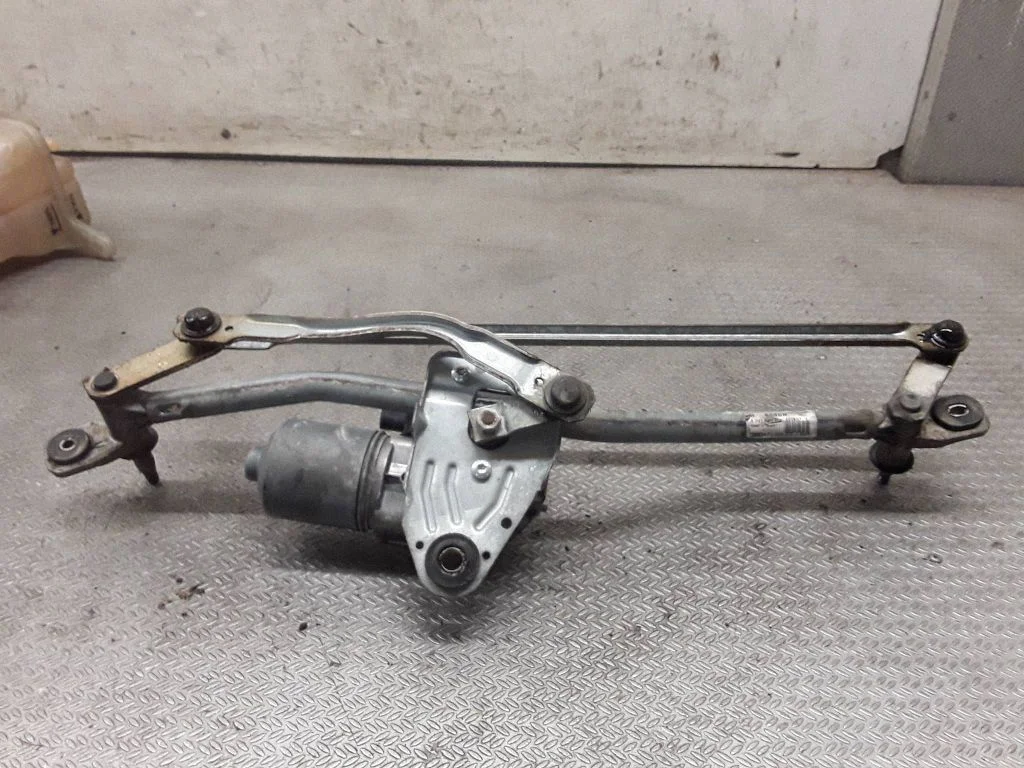 Mechanizm wycieraczek z silniczkiem – Audi A6 Allroad C5 (1999-2005)