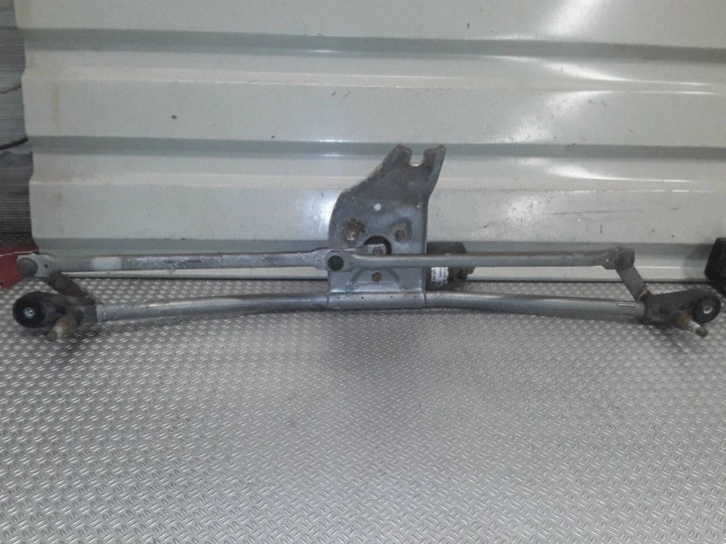 Mechanizm wycieraczek z silniczkiem – Ford Transit - Tourneo Connect (2003-2008)