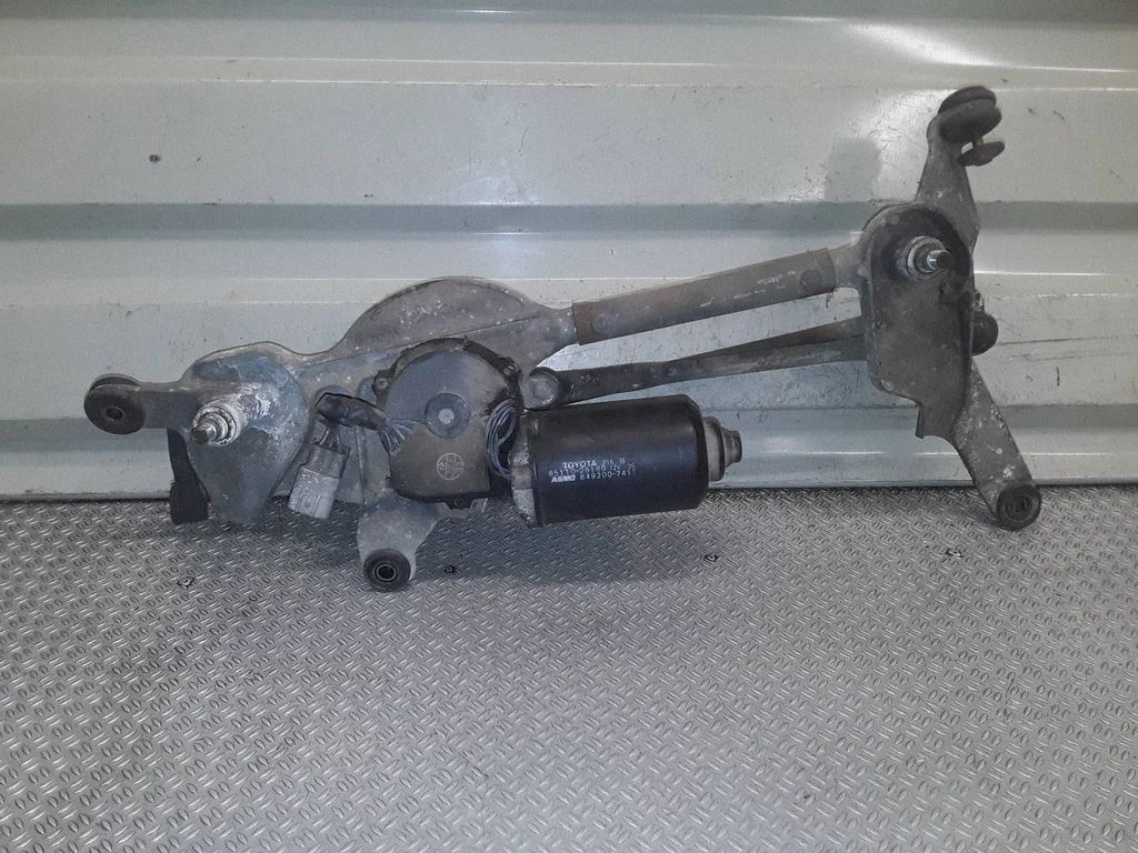 Front wiper linkage and motor – Toyota Previa (XR30, XR40) II (2000-2006)