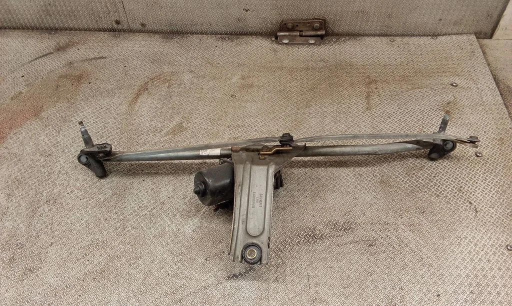 Front wiper linkage and motor – Mini One - Cooper R50 - 53 (2001-2006)