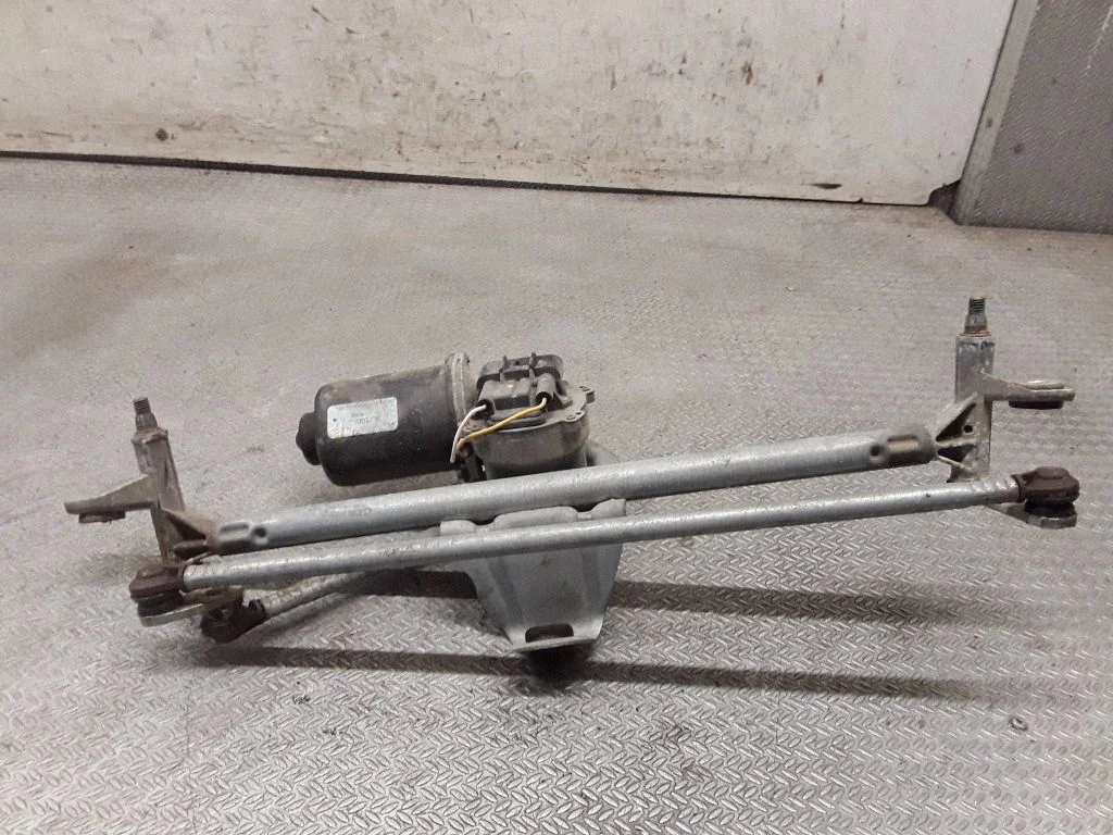 Mechanizm wycieraczek z silniczkiem – Opel Corsa C (2000-2006)
