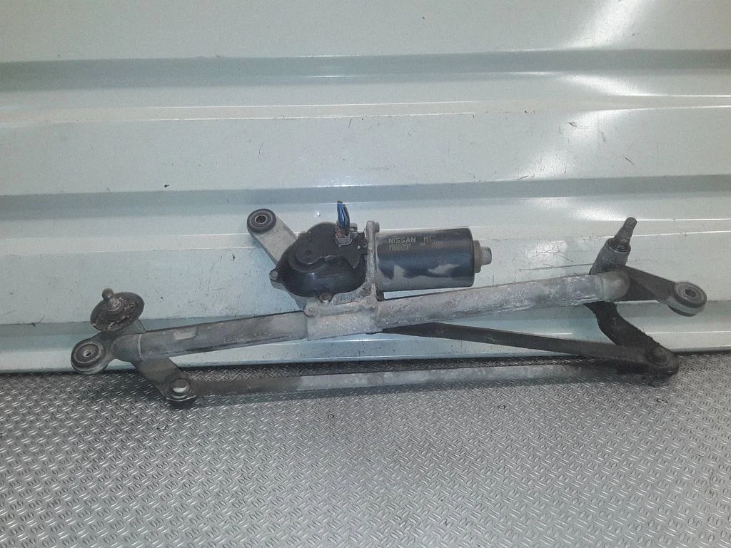 Front wiper linkage and motor – Nissan Murano Z50 (2002-2008)