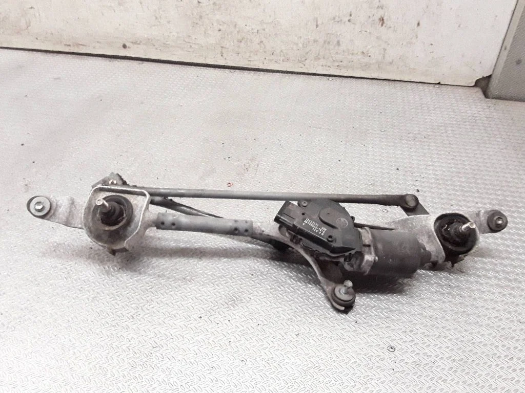 Front wiper linkage and motor – Opel Insignia A (2008-2017)