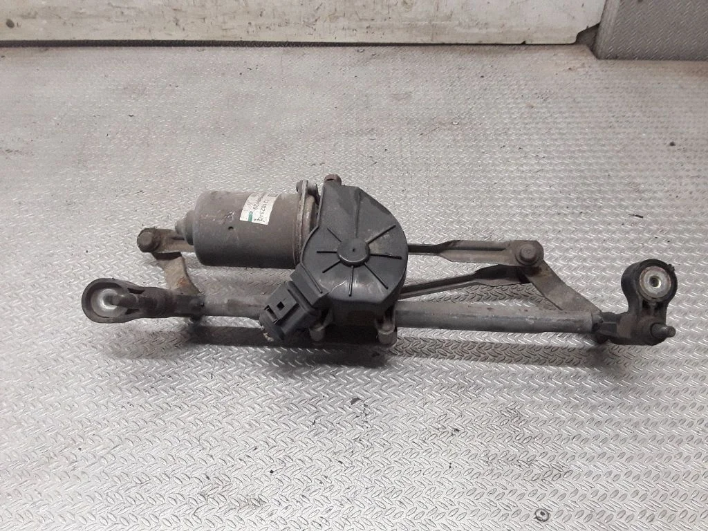 Front wiper linkage and motor – Opel Corsa D (2006-2014)
