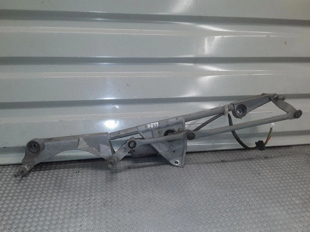 Front wiper linkage and motor – Mercedes-Benz C-Class W203 (2000-2007)