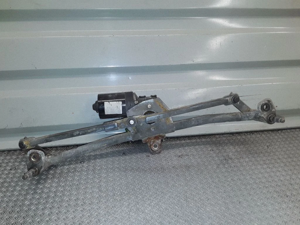 Front wiper linkage and motor – Audi A3 S3 8L (1996-2003)