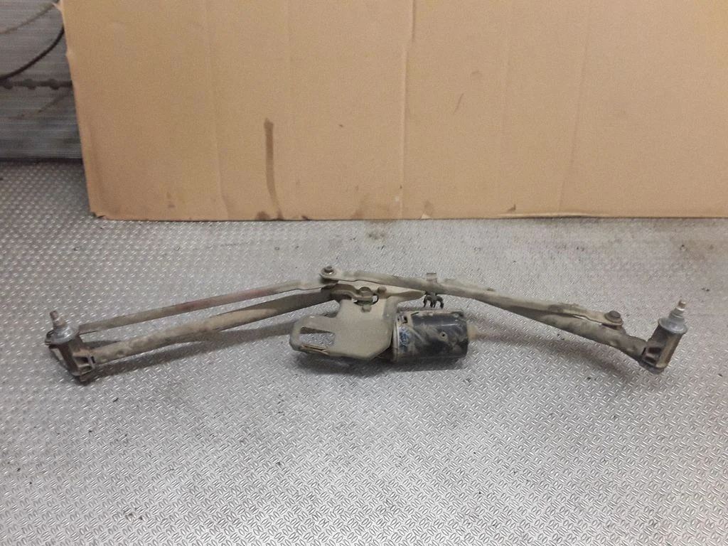 Front wiper linkage and motor – Volkswagen Transporter - Caravelle T4 (1991-2003)