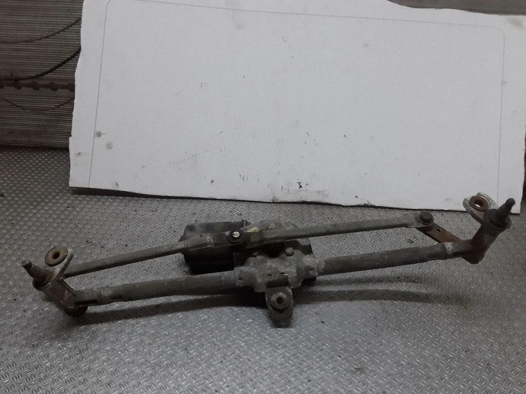 Front wiper linkage and motor – Skoda Octavia Mk1 (1U) (1996-2004)