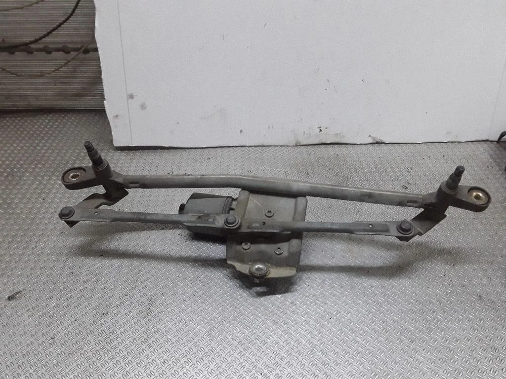 Front wiper linkage and motor – Citroen C5 (2005-2008)