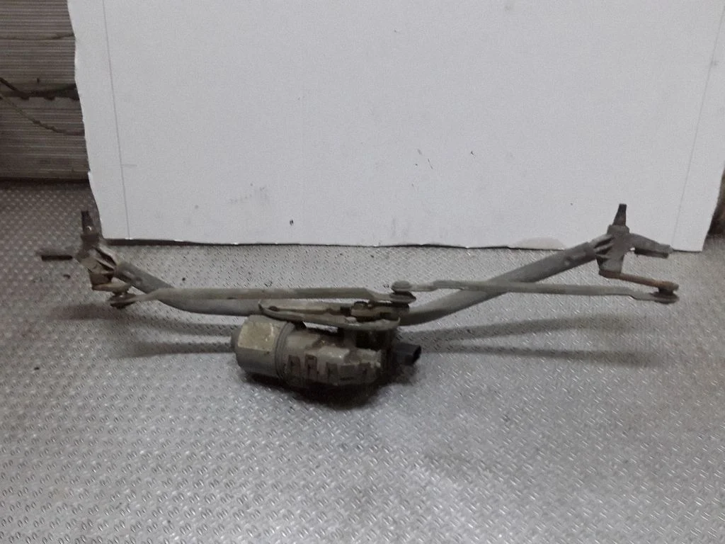 Mechanizm wycieraczek z silniczkiem – Volkswagen Passat B5.5 (2001-2005)