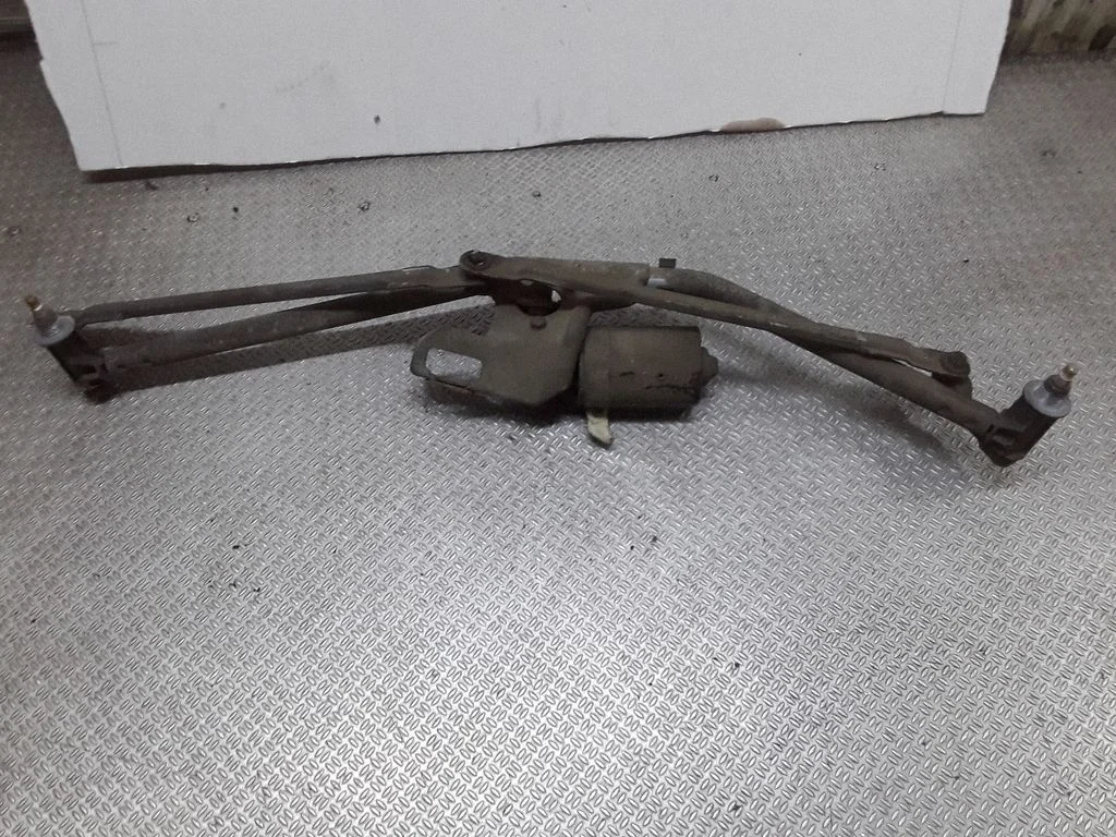 Front wiper linkage and motor – Volkswagen Transporter - Caravelle T4 (1991-2003)