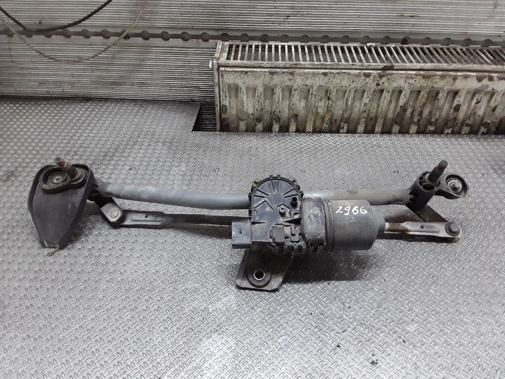 Front wiper linkage and motor – Opel Astra H (2004-2012)