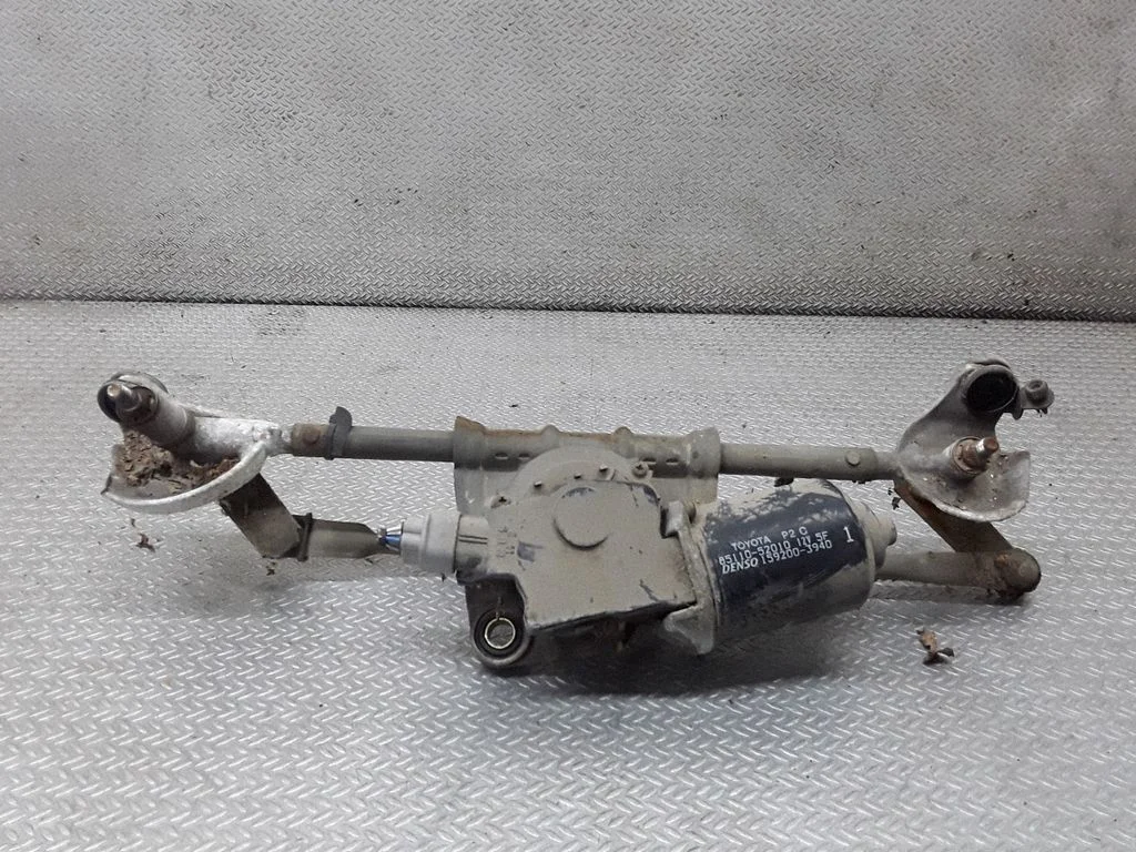 Front wiper linkage and motor – Toyota Yaris Verso (1999-2005)