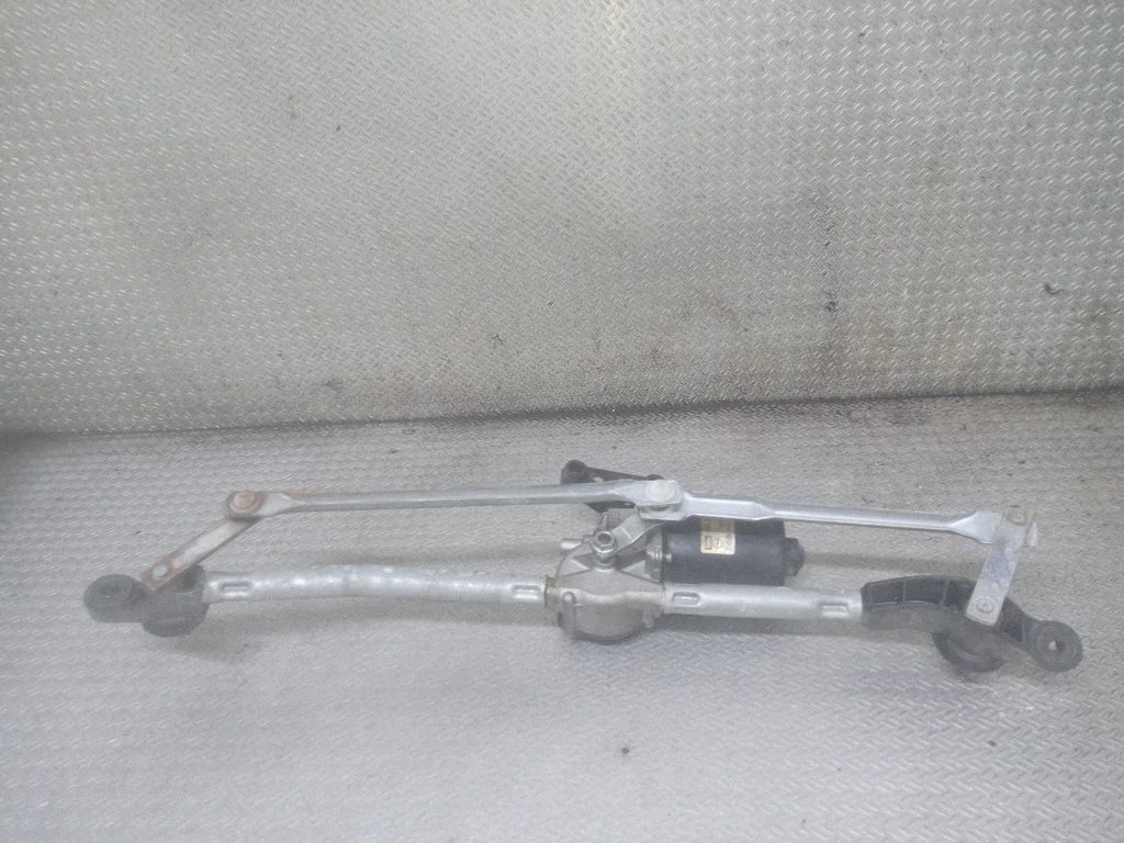 Front wiper linkage and motor – Opel Astra H (2004-2012)