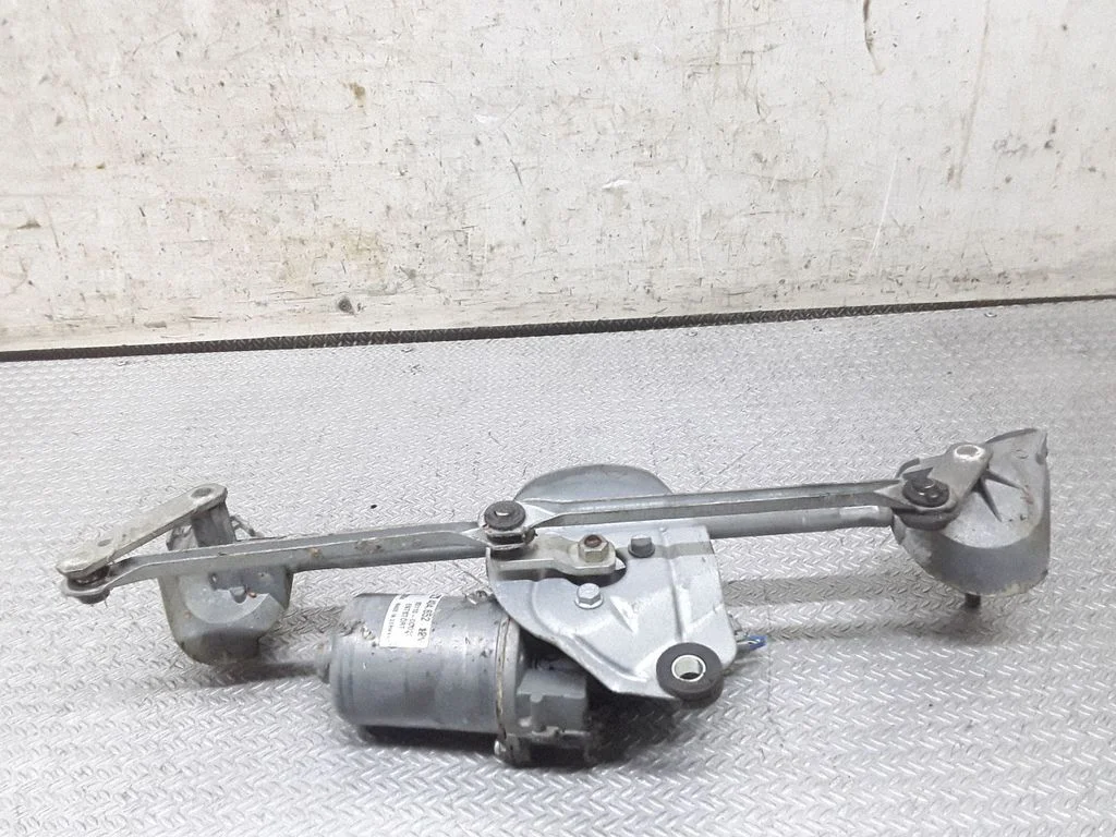 Front wiper linkage and motor – Toyota Yaris Verso (1999-2005)