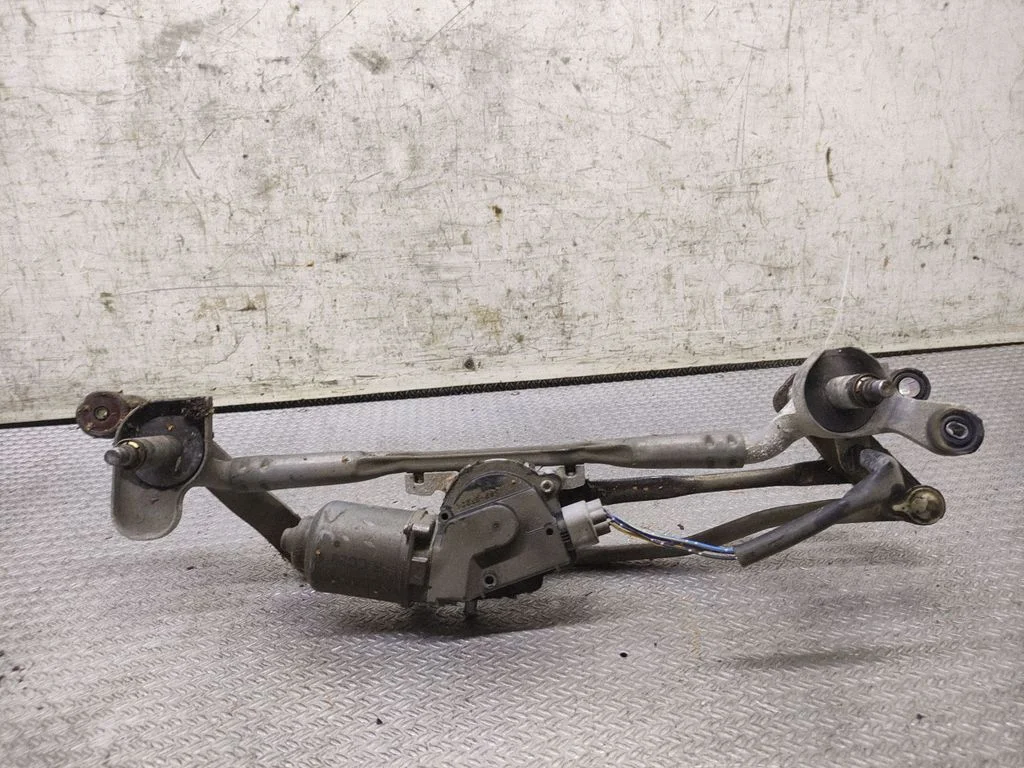Front wiper linkage and motor – Mazda 5 (2005-2010)