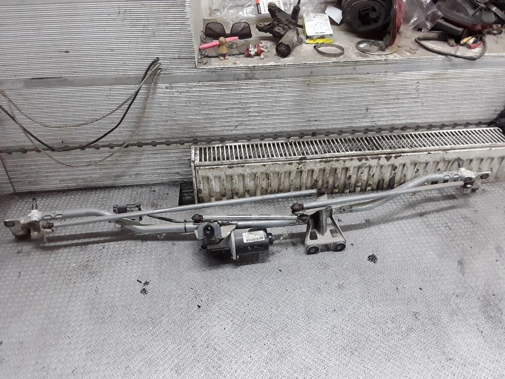 Front wiper linkage and motor – Opel Meriva A (2003-2010)