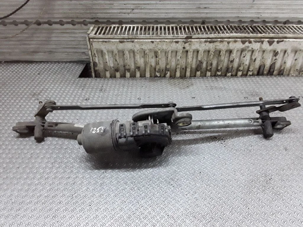 Tīrītāju mehānisma komplekts 1S7117504AF