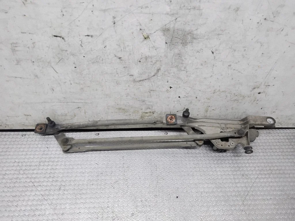 Front wiper linkage and motor – Ford Focus C-MAX (2003-2010)