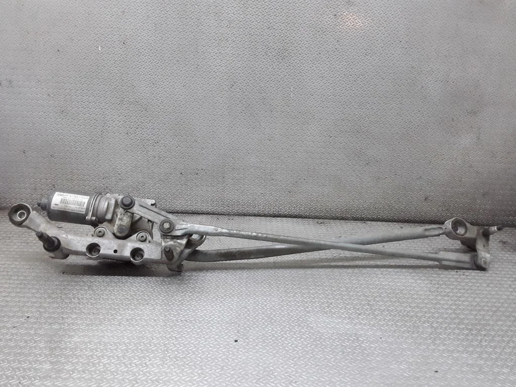 Mechanizm wycieraczek z silniczkiem 4L1955023F