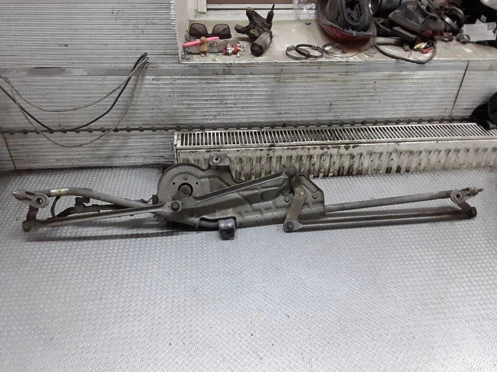 Front wiper linkage and motor – Ford Galaxy (2000-2006)