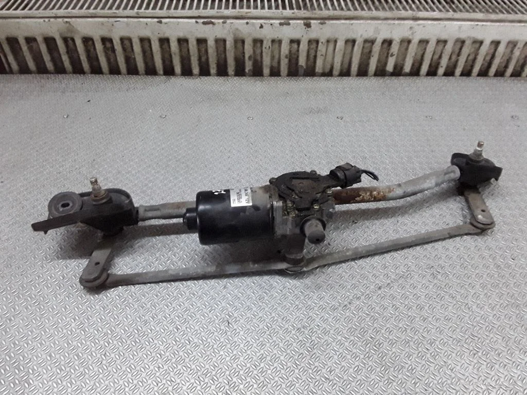 Kojameeste mehhanismi komplekt – Toyota Corolla E120 E130 (2004-2007)