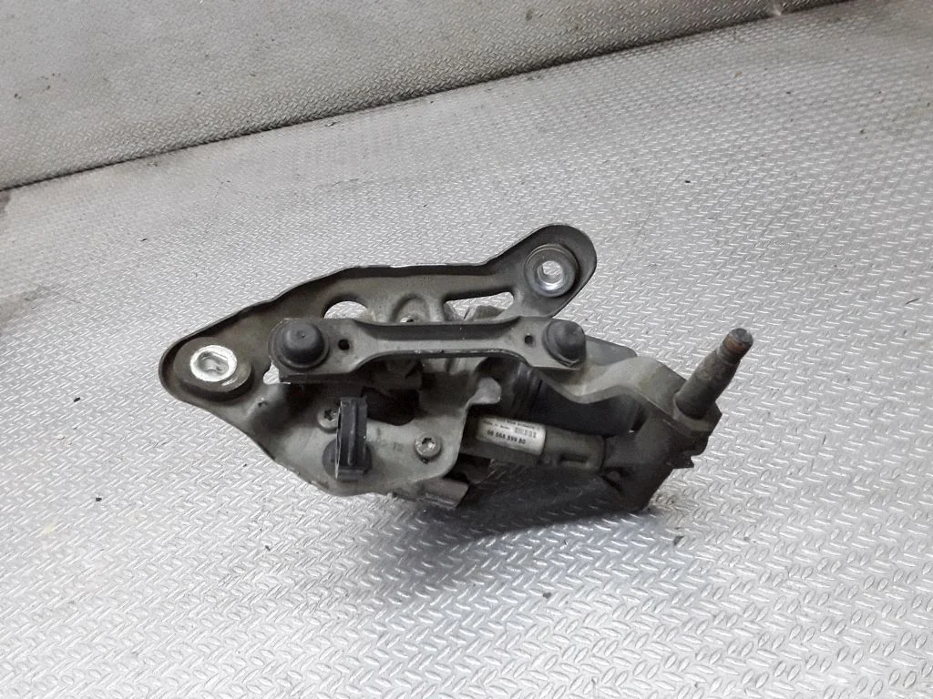 Front wiper linkage and motor