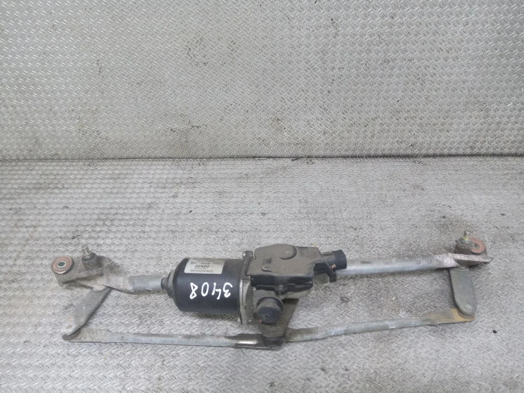 Front wiper linkage and motor – Toyota Avensis T250 (2006-2009)