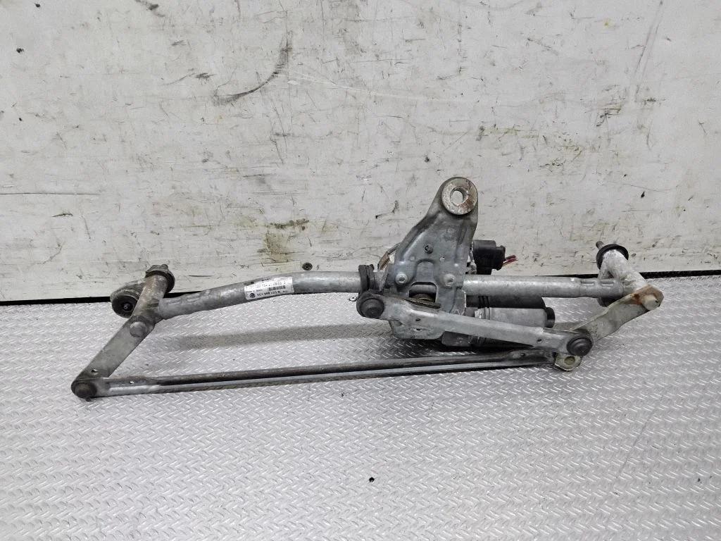 Front wiper linkage and motor – Volkswagen Passat B6 (2005-2010)