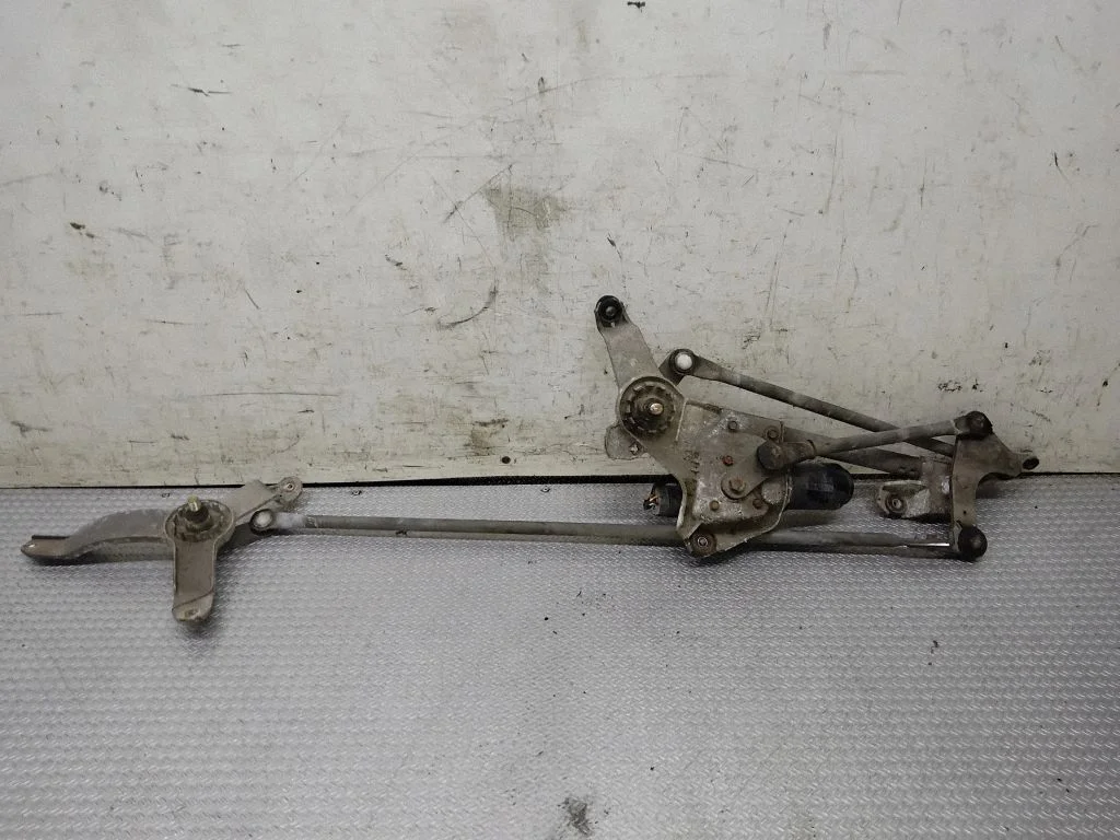 Front wiper linkage and motor – Mitsubishi Grandis (2003-2011)