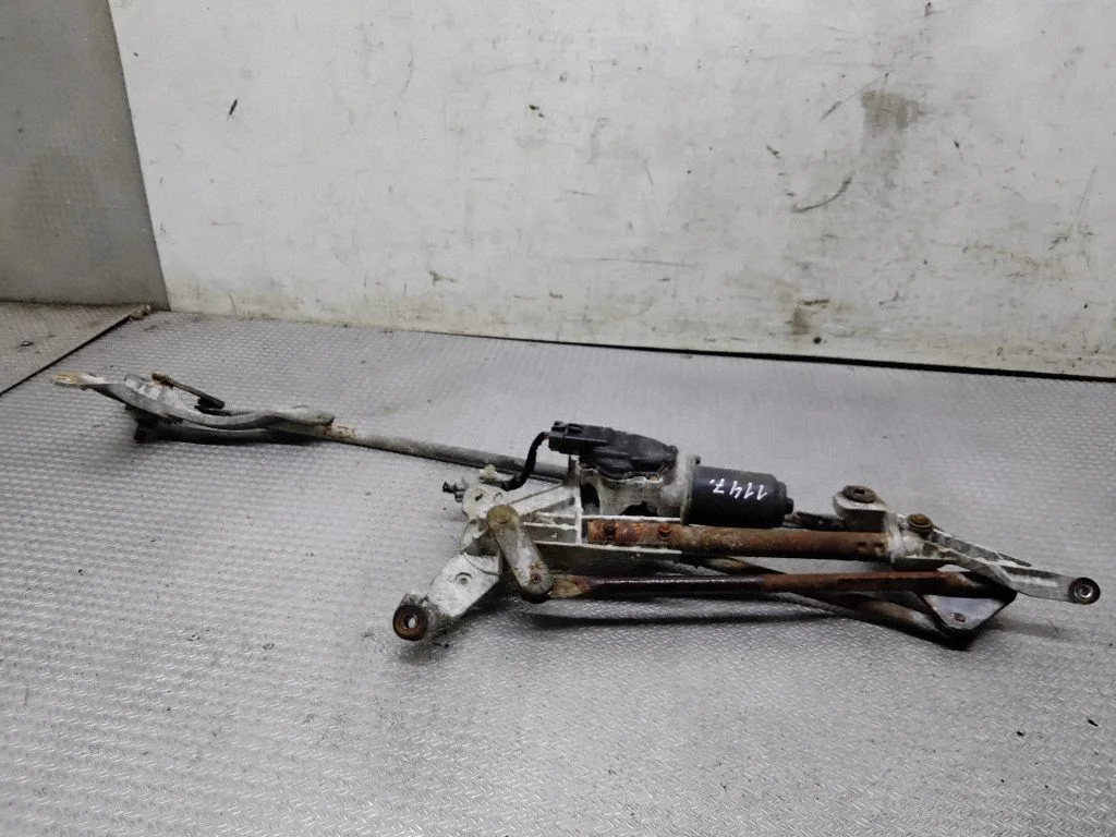Front wiper linkage and motor – Mitsubishi Grandis (2003-2011)