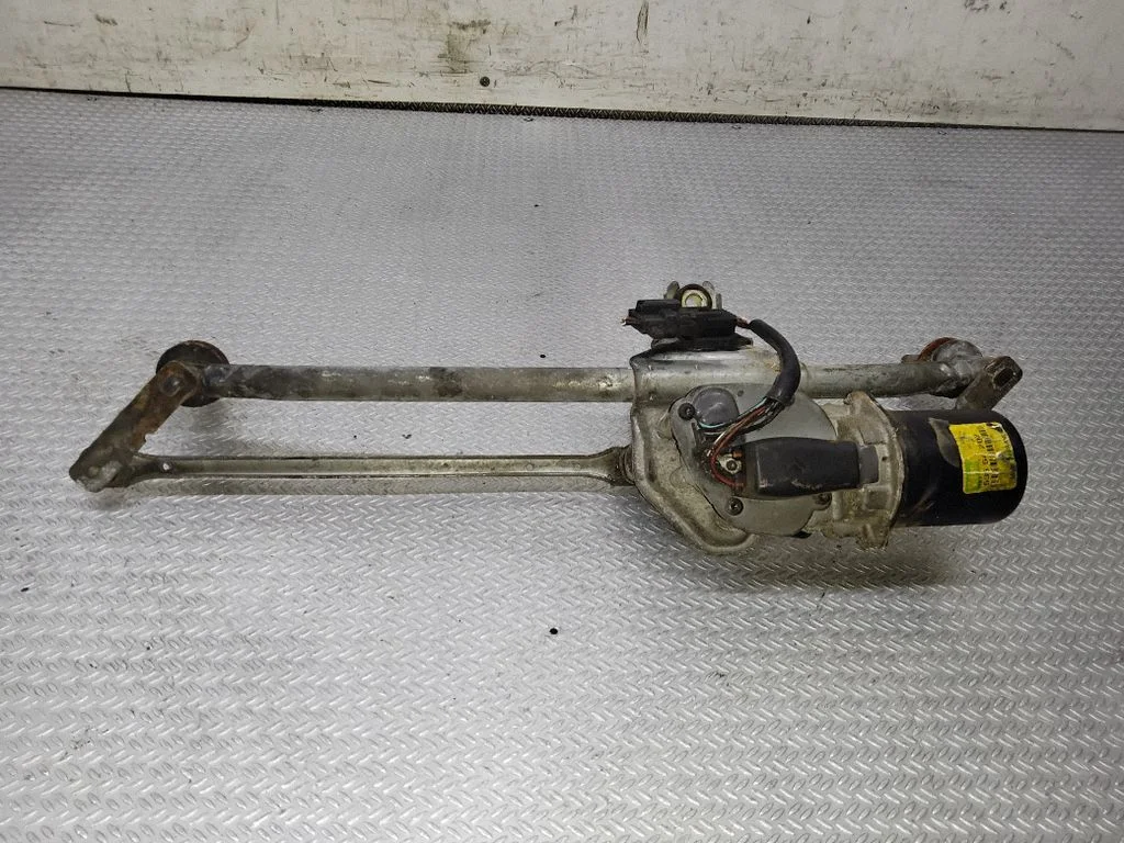 Front wiper linkage and motor – Renault Trafic II (X83) (2001-2014)