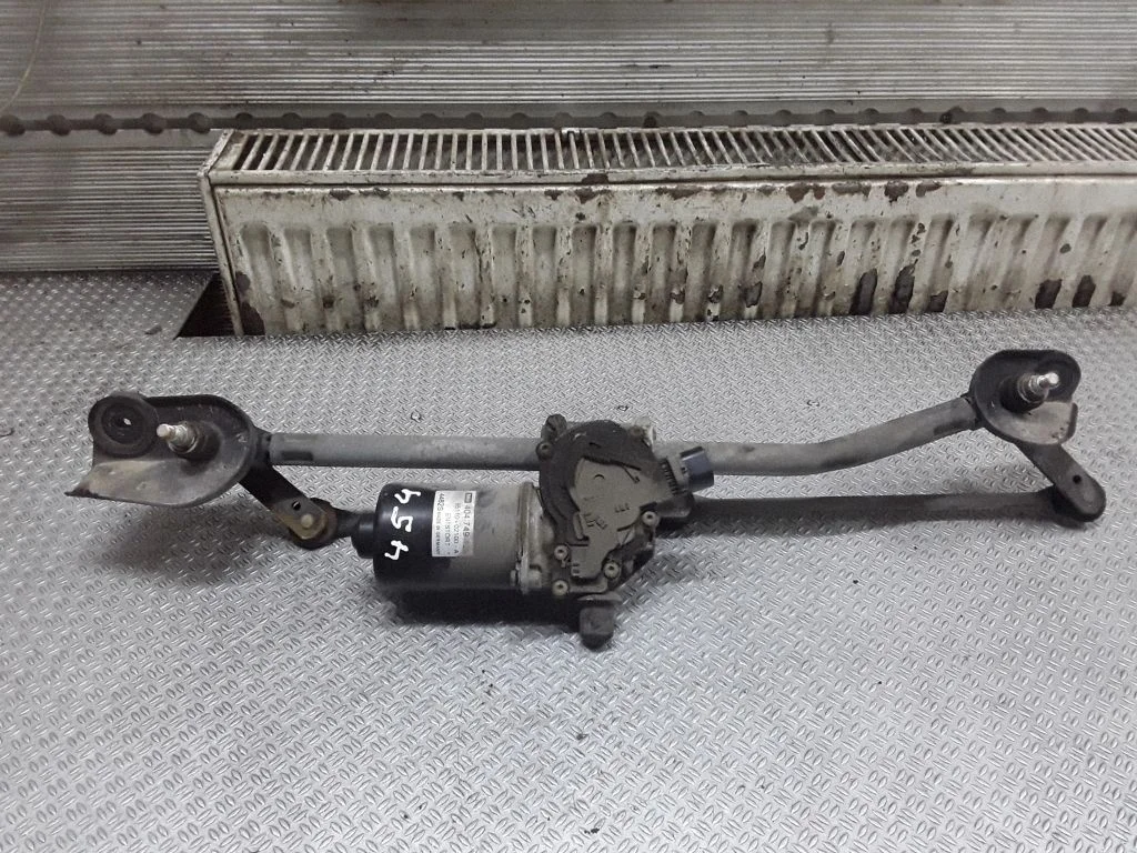 Kojameeste mehhanismi komplekt – Toyota Corolla E120 E130 (2004-2007)