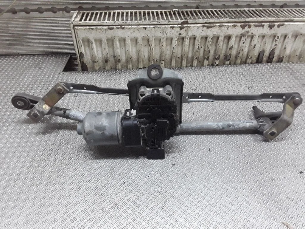 Front wiper linkage and motor – Citroen C5 (2005-2008)